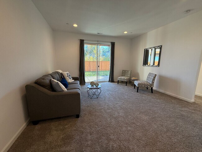 Building Photo - Hogan Heights Community 4 Bed 3.5 Bath