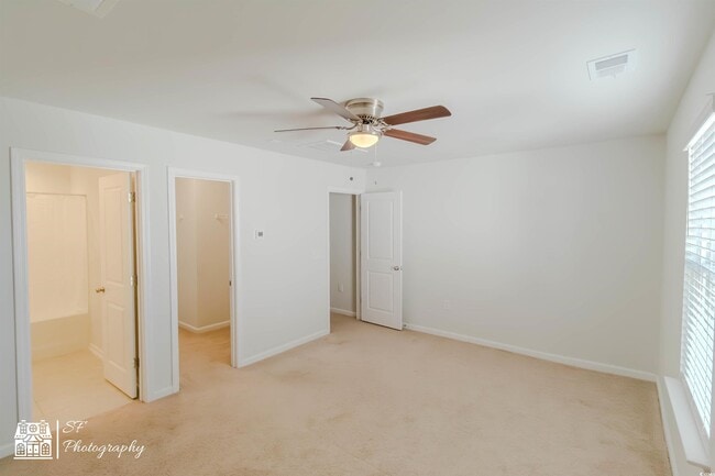 Building Photo - 3320 Candytuft Dr