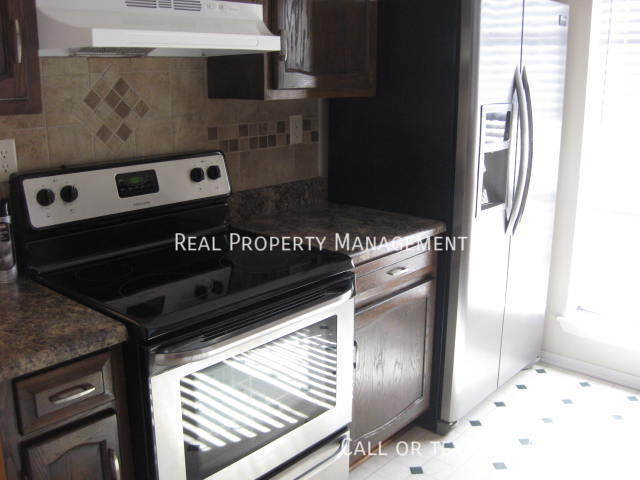 Building Photo - 5710 Green Hill Ct