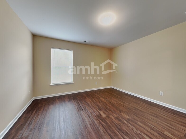 Building Photo - 1432 Cantwell Ct