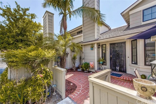 Building Photo - 1700 W Cerritos Ave