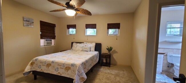 Master Bedroom -Queen - 120 Cadmus St