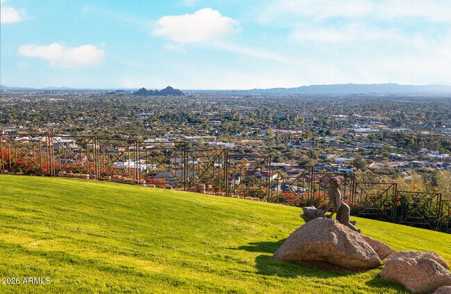 Building Photo - 5400 E Valle Vista Rd