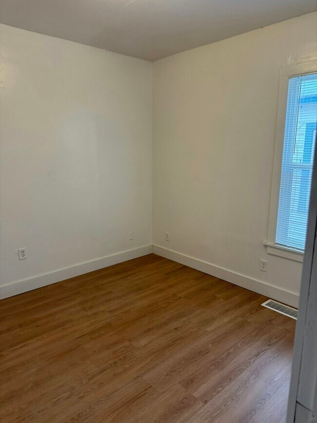 Building Photo - 2203 W Mallon Ave