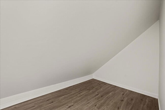 Building Photo - 3068 Worthington Ave