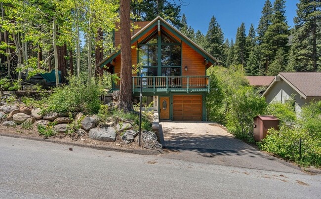Building Photo - Remodeled Mountain Style Home