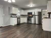 Building Photo - Single Family Home in Branson