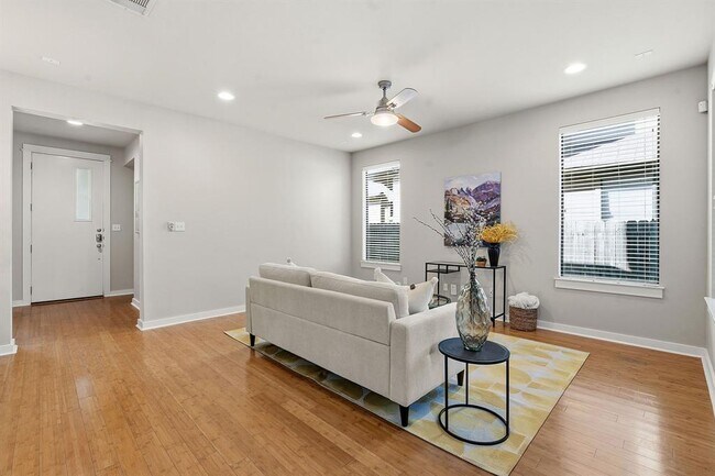 Building Photo - 2911 Corbin Ln