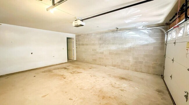 Building Photo - 161 W 53rd St