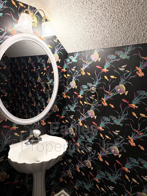 Building Photo - 107 Roundtree Ln