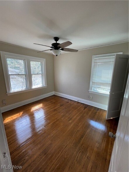 Building Photo - 10323 Linnet Ave