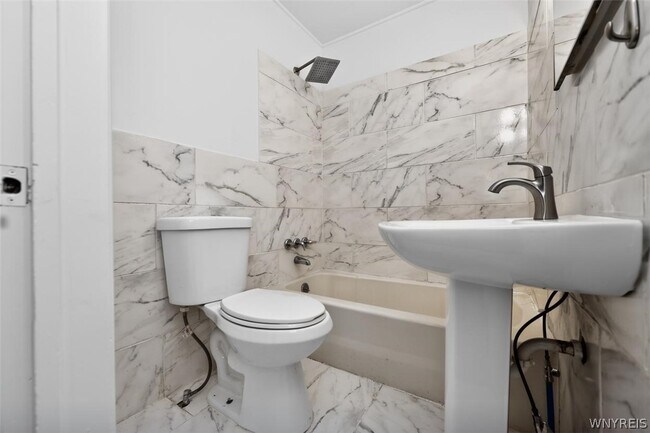 Building Photo - 3028 Welch Ave