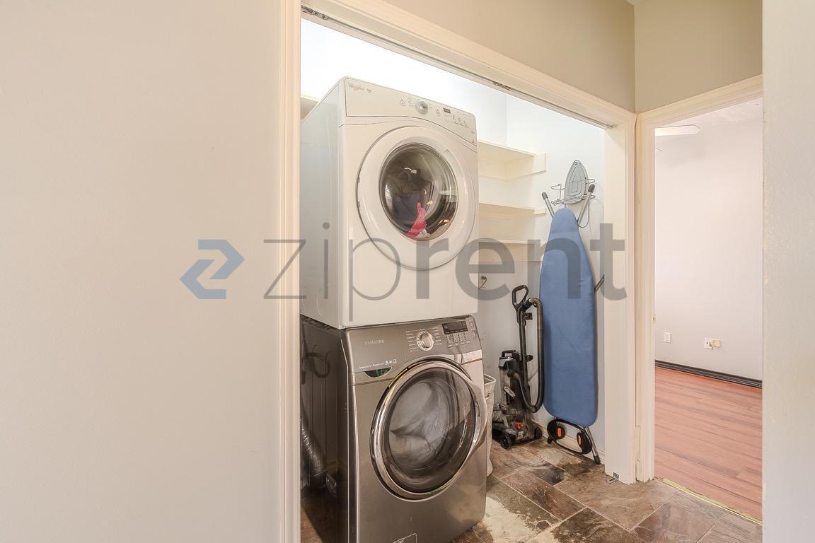 Building Photo - 7934 Round Rock Dr