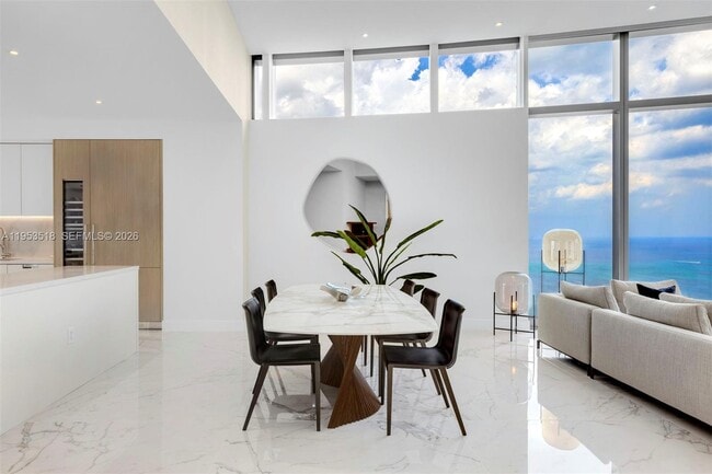 Building Photo - 15701 Collins Ave