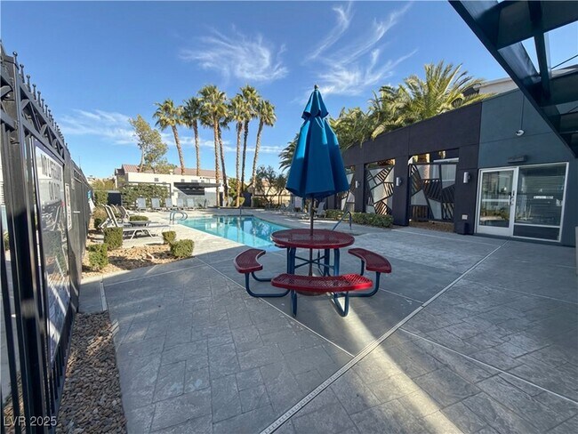 Building Photo - 9050 W Tropicana Ave