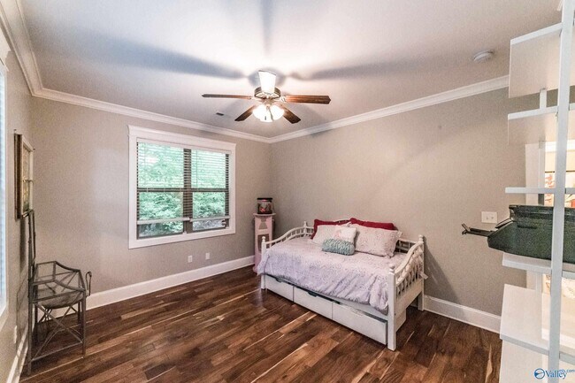 Building Photo - 1716 NE Wellman Ave