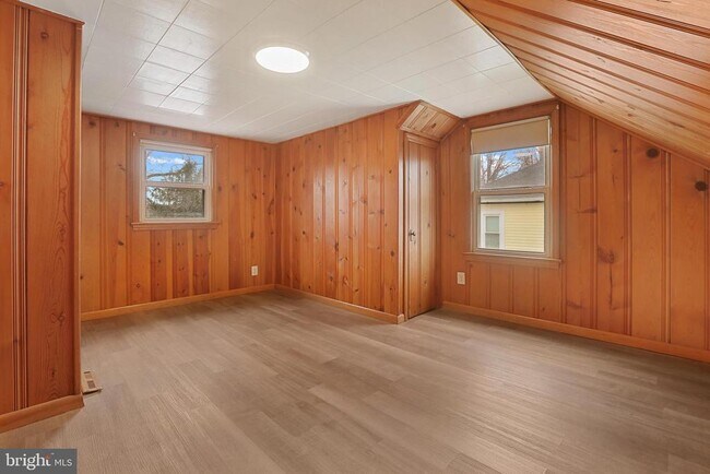 Building Photo - 7604 Queen Anne Dr