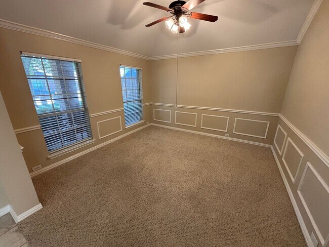 Building Photo - Great Flower Mound Location!