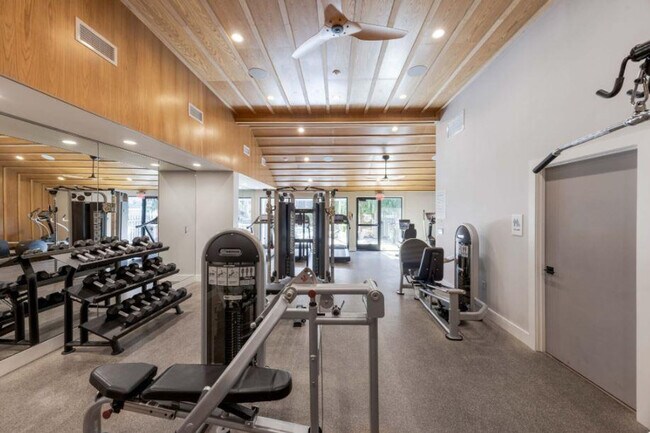 Building Photo - 17500 NW Cornell Rd