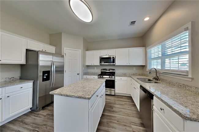 Building Photo - 3370 Spindletop Dr NW