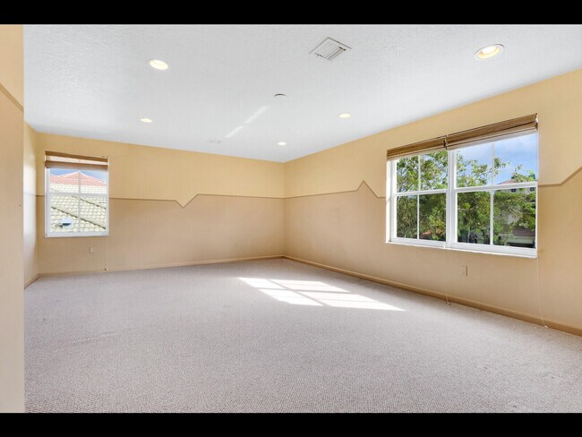 Building Photo - 3043 Hartridge Terrace