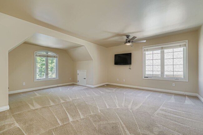 Building Photo - 4Bd/3.5Ba Sammamish House