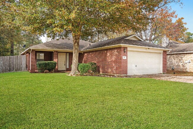 Building Photo - Well-maintained home located near Lake Conroe, offering the perfect balance of comfort & convenie...