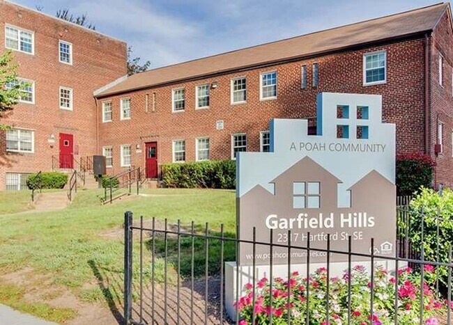Primary Photo - Spacious 1-Bedroom Apartment in Southeast ...