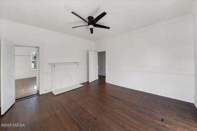 Building Photo - 170 Rogers Ave