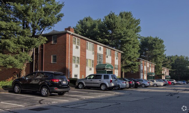 Colonial Drive Condominiums - Andover, MA | Apartment Finder