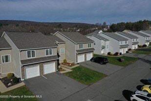 Building Photo - 404 S Keyser Ave