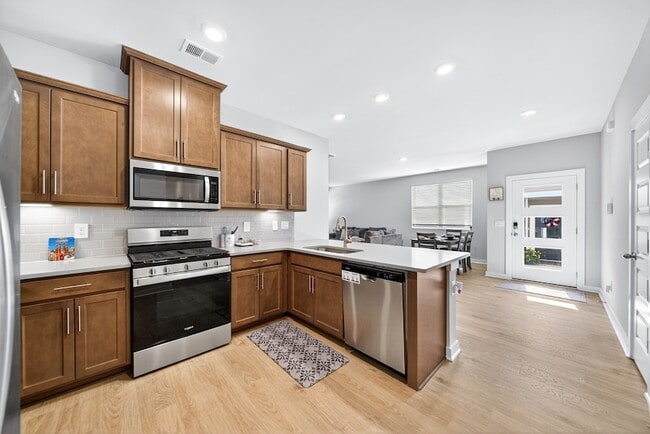 Building Photo - 2049 Holmesburg Private Cir