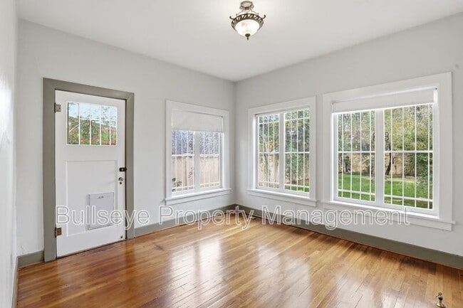 Building Photo - 718 W Roosevelt St