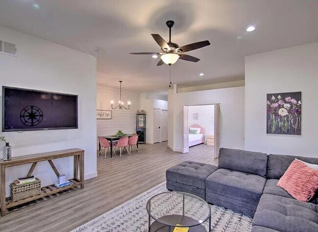 Building Photo - 54 Hilton Head Dr