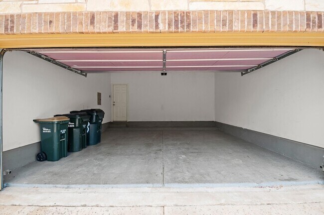 Building Photo - 11400 W Parmer Ln