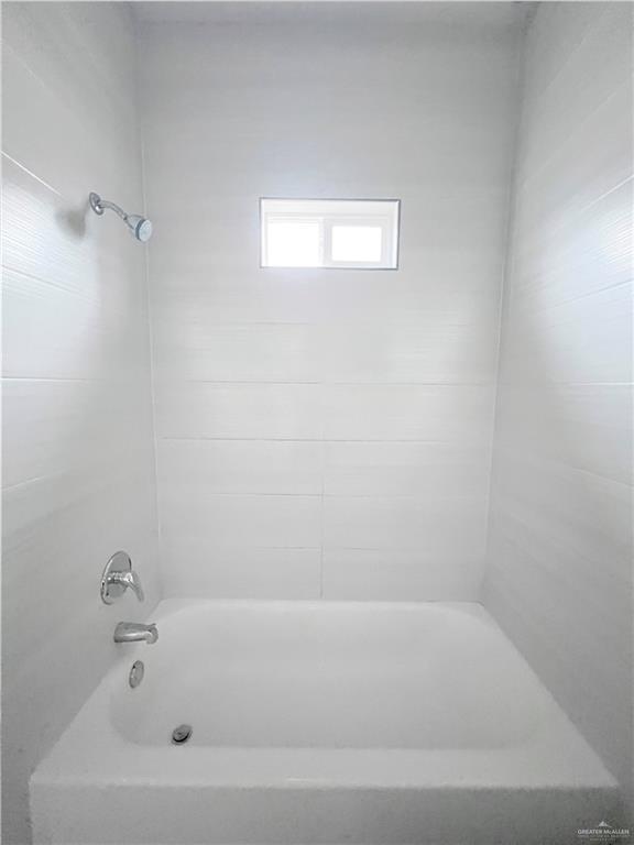 Building Photo - 19 Shavano Dr