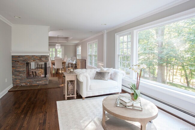 Building Photo - 38 Berndale Dr