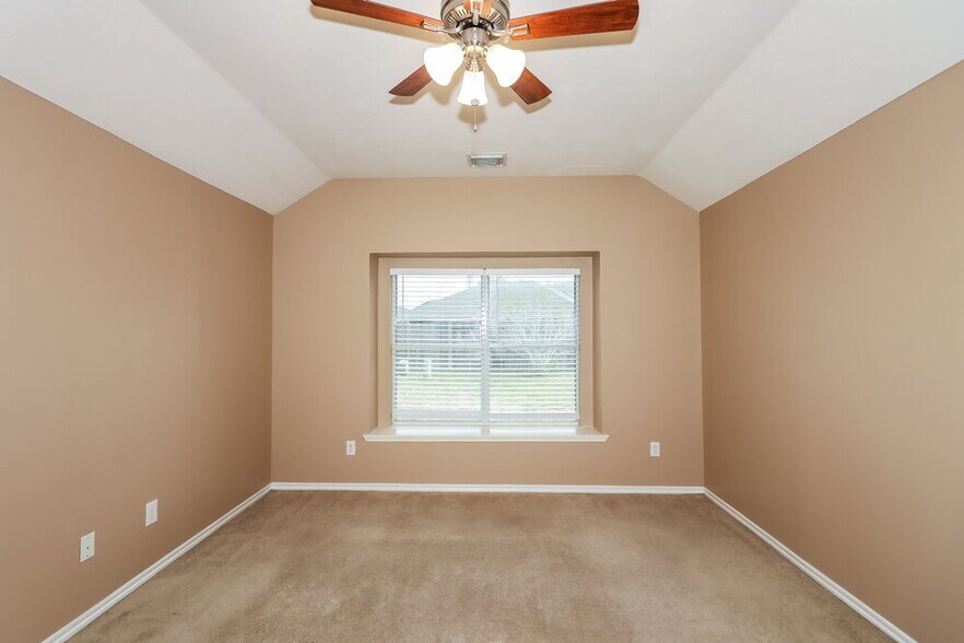 Building Photo - 16707 Great Oaks Glen Dr