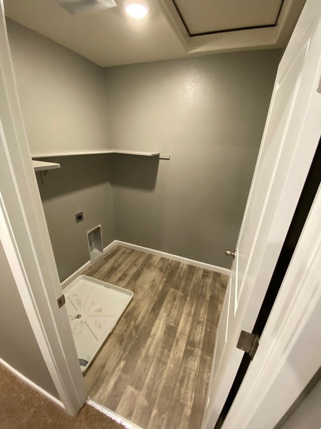 Building Photo - Beautiful home in desirable neighborhood for rent in Visalia CA