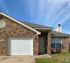 Building Photo - 3805 Hitchrock Dr
