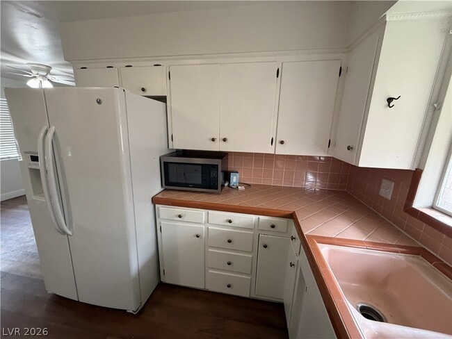 Building Photo - 1516 Houssels Ave