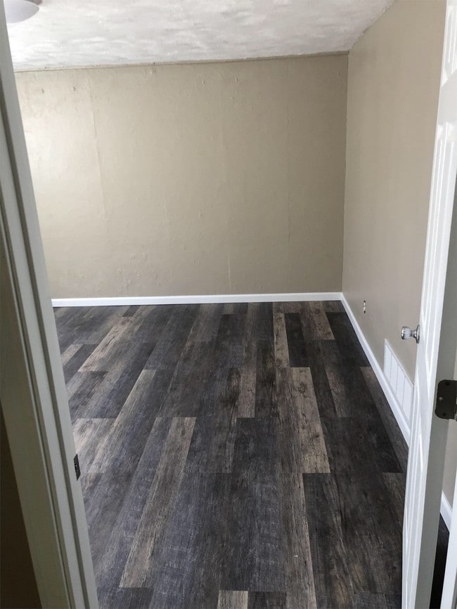 Building Photo - 1256 N Country Acres Ave