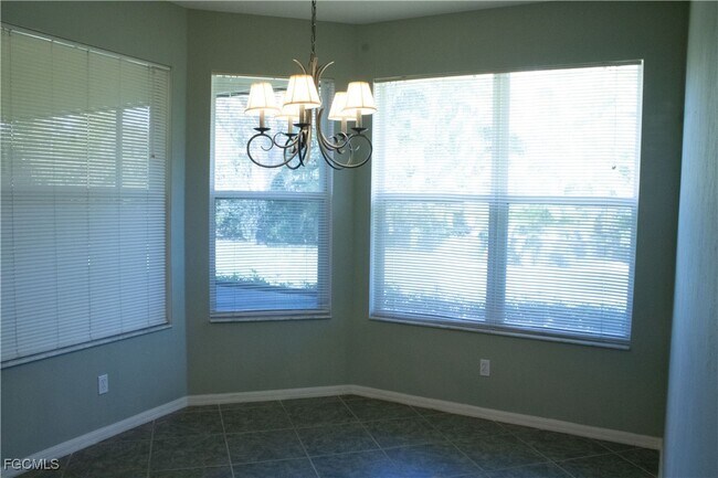 Building Photo - 15057 Balmoral Loop