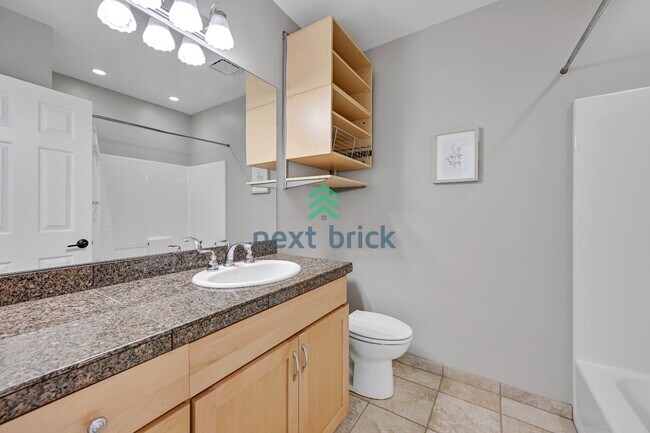 Building Photo - Beautiful Bellevue Single Family Home with 4 Beds + Bonus Room+ Den For Rent