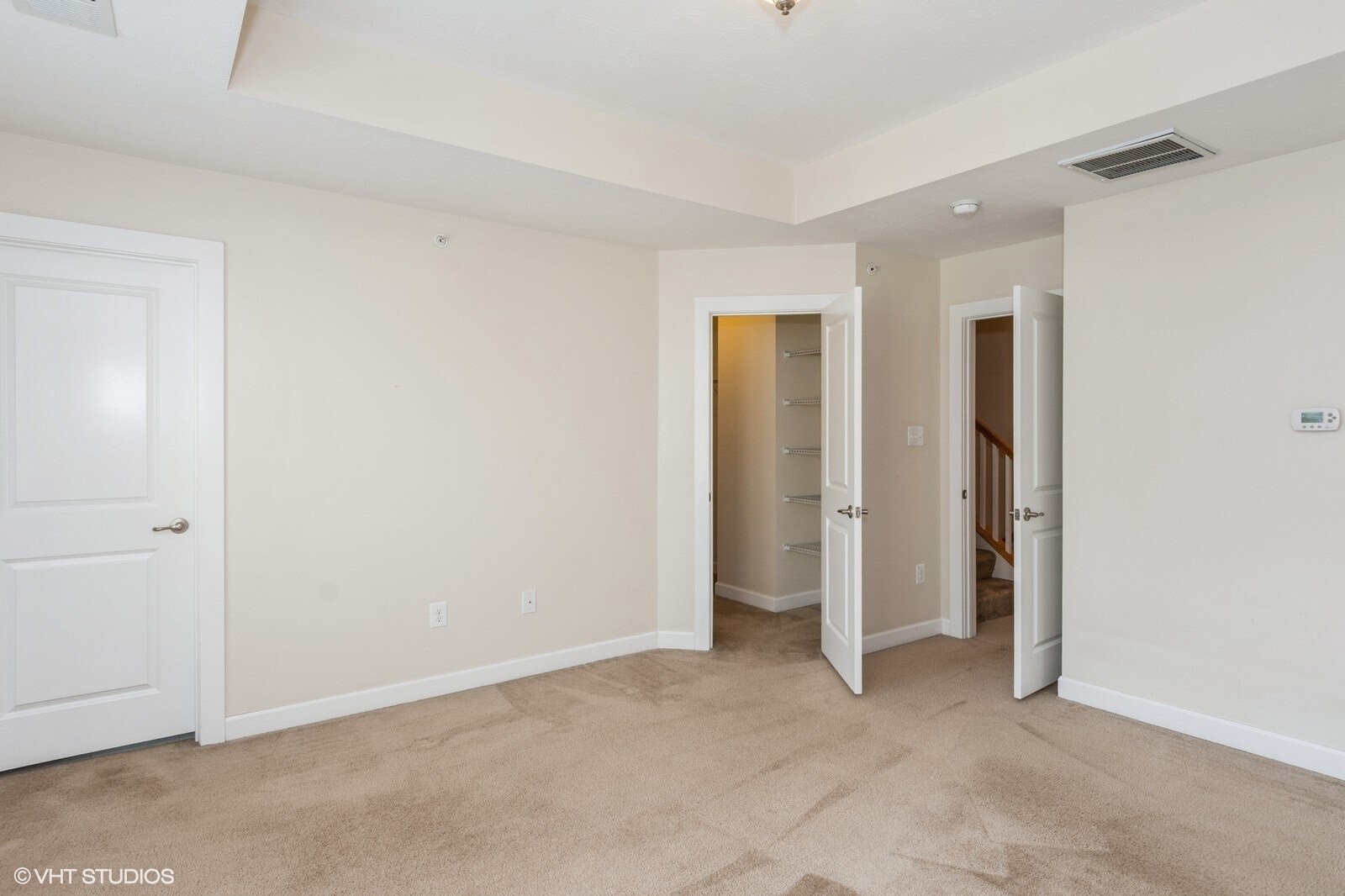 Building Photo - 335 Osona Ln
