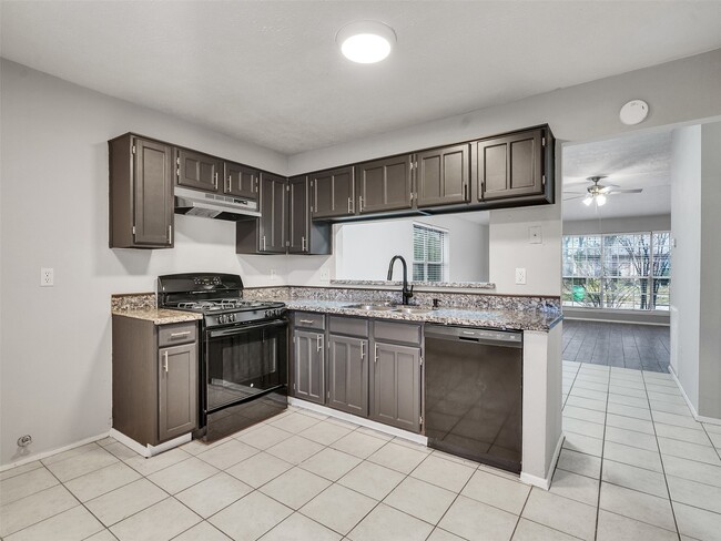 Building Photo - 2226 Spring Dusk Dr