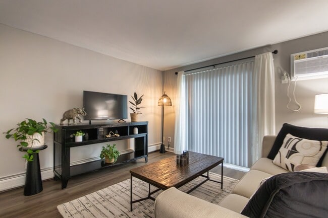 Building Photo - Aspen Village