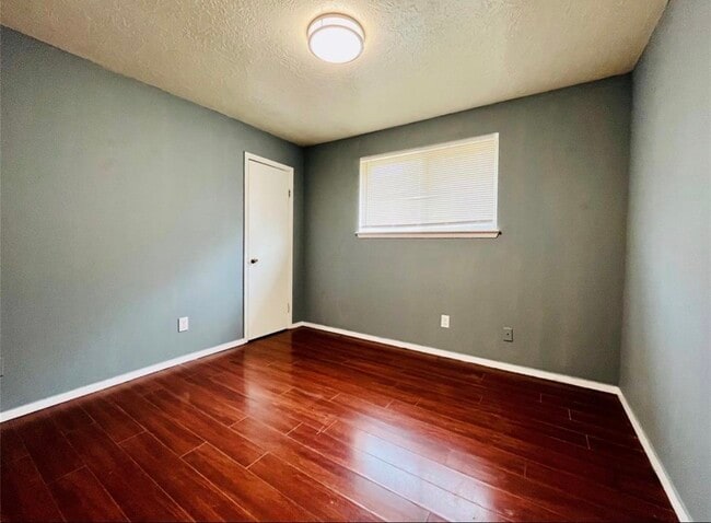 Building Photo - 7303 Shiner Ln