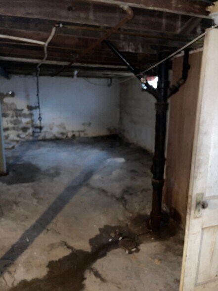 Building Photo - 2140 69th St