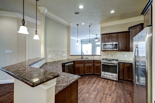 Building Photo - 5535 Kiam St